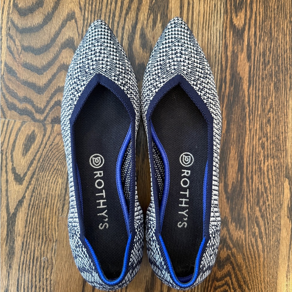 Rothy's navy and White Houndstooth Flats